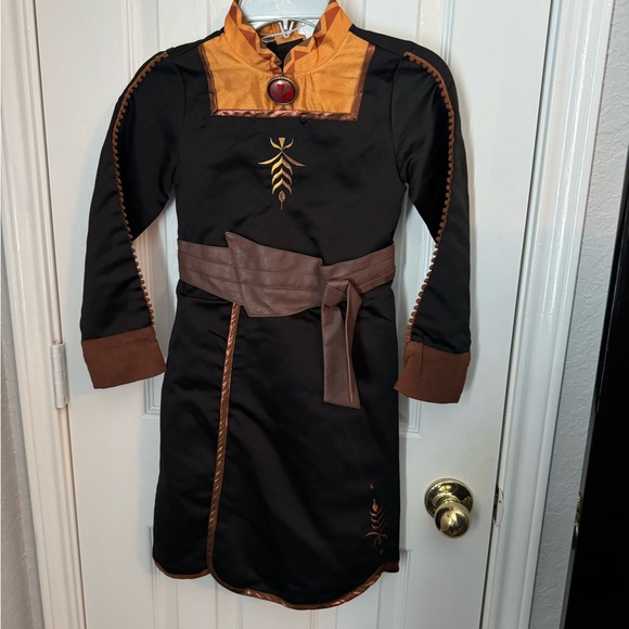 Princess Anna dress with cape. Purchased at Disney store. Great condition. - Picture 3 of 5